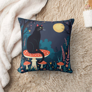 En välbekant svart katt och giftsvampar Halloween Kudde