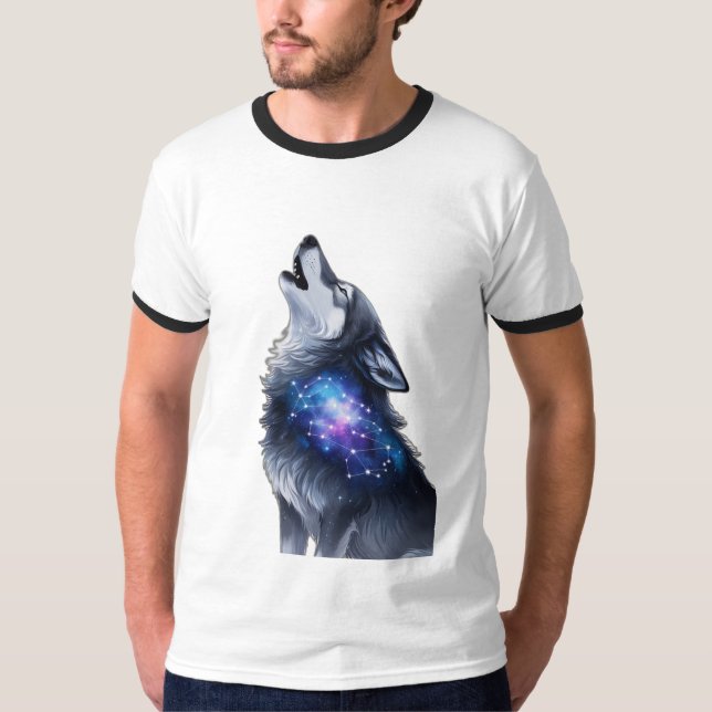 En varg som hakar vid en stjärngalaxi t shirt (Framsida)