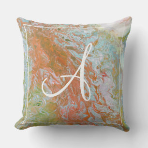 En värld på Fire Pastel Monogram Dekorativ kudde