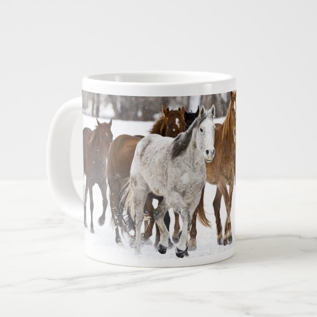 En vinterscen med löpning jumbo mugg (Framsida vänster)