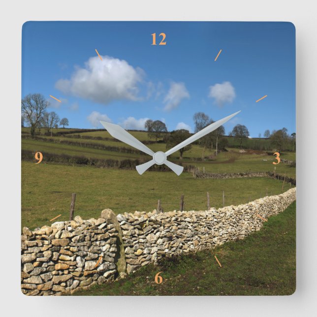 En vintervägg fyrkantig klocka (Framsida)