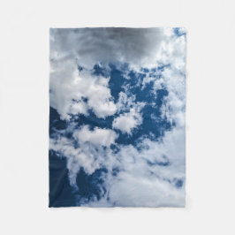 En virvel i molnen fleecefilt