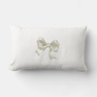 EN VIT BÅGPILLOW LUMBARKUDDE