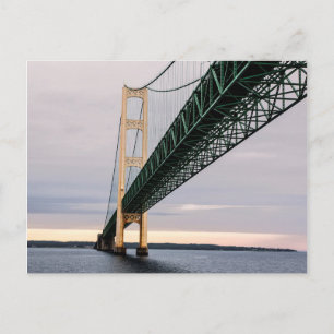 En vy av Mackinac Bridge från Lake Michigan 2 Vykort
