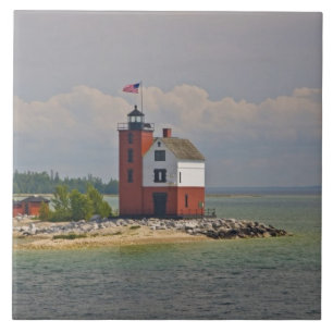 En vy av Round Island Light Station. Kakelplatta