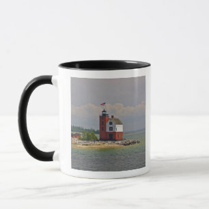 En vy av Round Island Light Station. Mugg