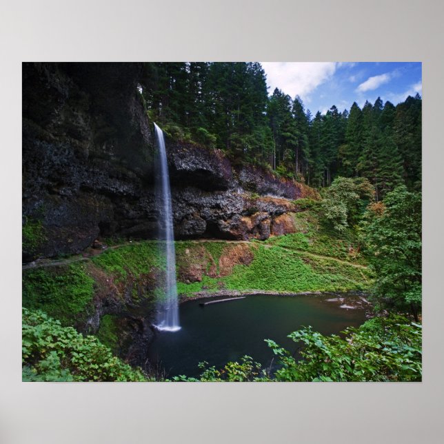 En vy av South Falls i Silver Falls State Park Poster (Framsidan)