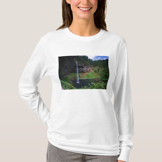En vy av South Falls i Silver Falls State Park T-shirt (Framsida)