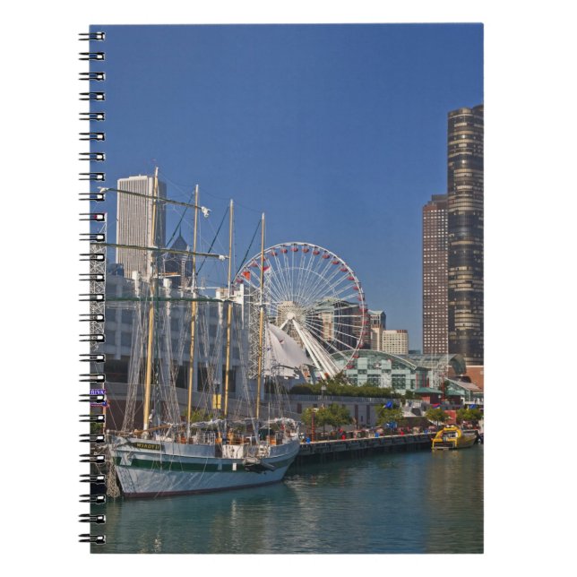 En vy över Chicago's Navy Pier 2 Anteckningsbok Med Spiral (Framsidan)