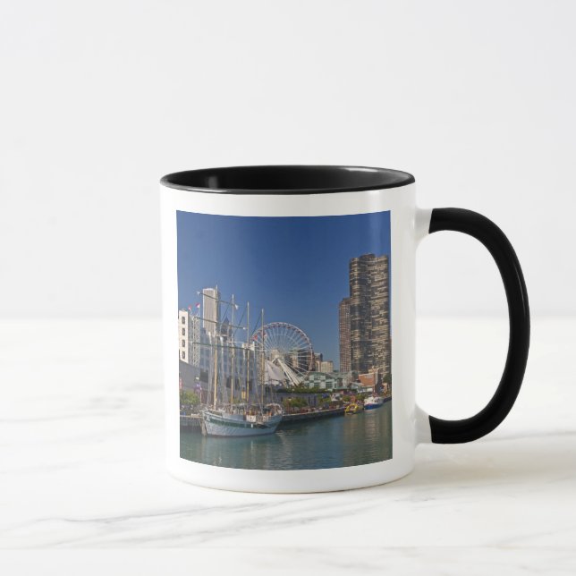 En vy över Chicago's Navy Pier 2 Mugg (Höger)