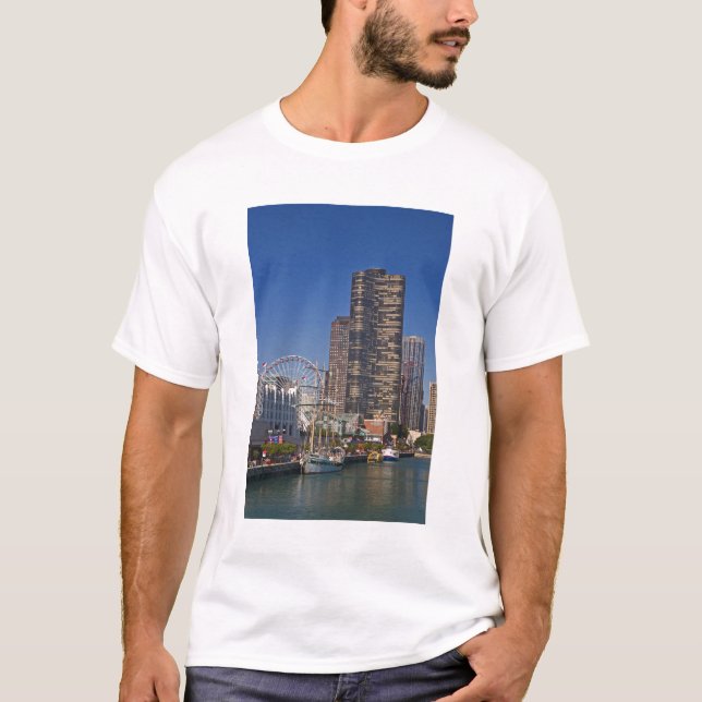En vy över Chicago's Navy Pier Tee Shirt (Framsida)