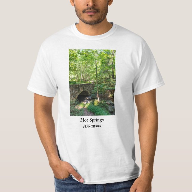 En Walkway-bro genom Woodlands T Shirt (Framsida)