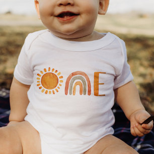En Watercolor Boho Rainbow och Sol T Shirt