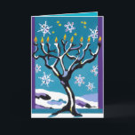 En Wintry Hanukkah Helgkort<br><div class="desc">Hanukkah faller ofta på vintern, precis som det första snöflingorna faller försiktigt genom himlar. Människor tänder Hanukkah-lampan genom ett fönster, med tanke på natt himlar. Kortet visar en Hanukkah-lampa, formad som en snö-överdragen, obarmhärtig träd, placerad före ett fönster. Bakom lyktan finns en vinscen med snöflingor, en del i form av...</div>