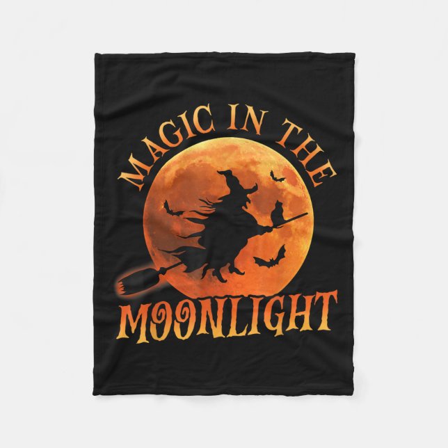 En Witch Riding Broom Halloween Magic Fleecefilt (Framsidan)