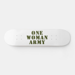 EN WOMAN ARMY MINI SKATEBOARD BRÄDA 18,5 CM