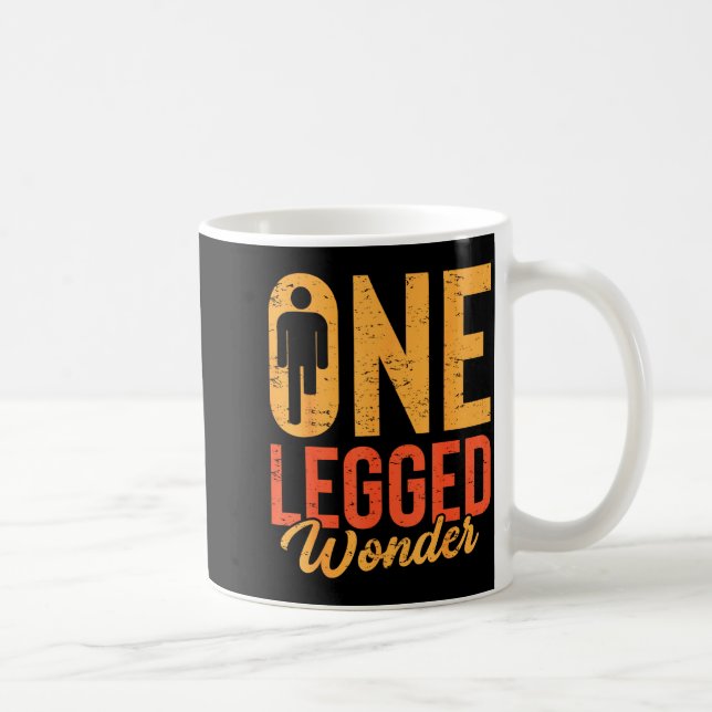 Enbent under Wonder Rolig Ben Amputerad Protes Han Kaffemugg (Höger)