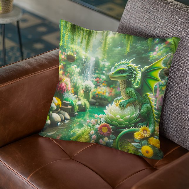 Enchanted Garden Dragon Kudde (Skapare uppladdad)