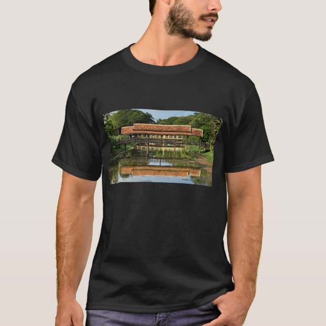 Enchanted Reflections:  Bridges of Siem Reap T Shirt (Framsida)