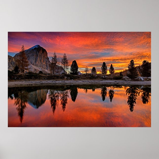Enchanted Sjö Sunset Poster (Framsidan)