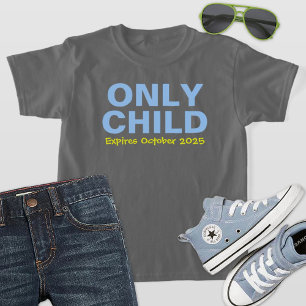 Enda barn som snart löper ut Rolig blå storebror Tee