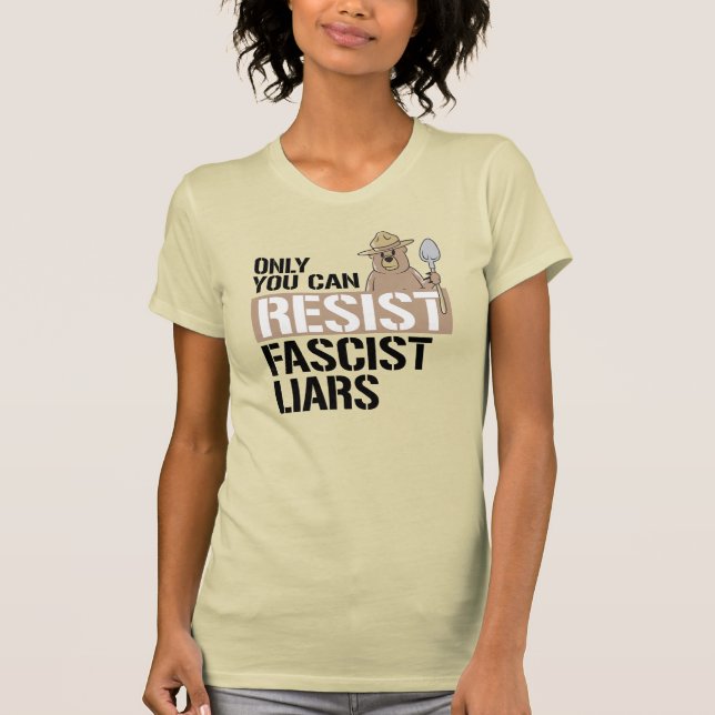 ENDAST DU KAN BLI FASCISTISKA LÄRARE T SHIRT (Framsida)