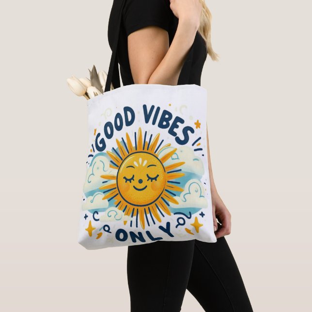 Endast Goda Vibrationer – Glad Sol Tote Tygkasse (Närbild)