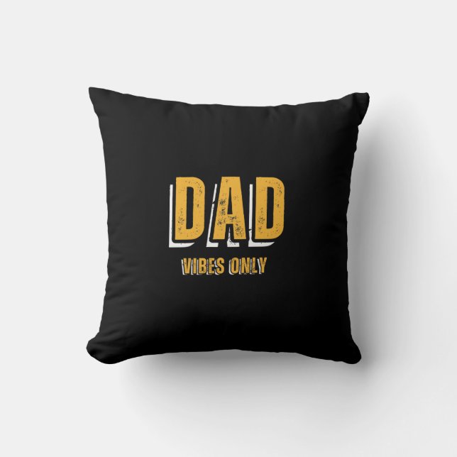 Endast Pappa Vibes Dekorativ kudde i den vita Gult (Framsida)