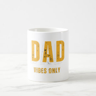 Endast Pappa Vibes Mugg i den vita Gulten