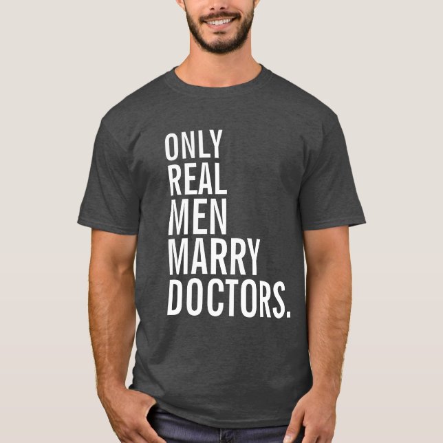 Endast Real Manar Marry Läkare Tee (Framsida)