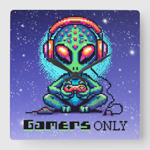 Endast spelare   Pixel Art Alien Fyrkantig Klocka
