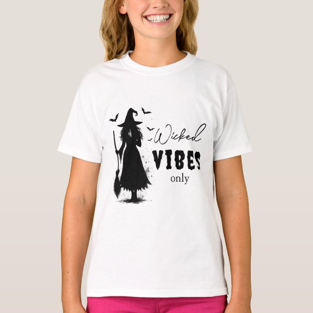 "Endast Wicked Vibes" - Halloween Black Witch - T Shirt (Framsida)
