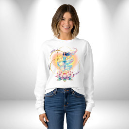 Energía Femenina renace en la flor del Loto T Shirt