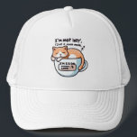 Energisparande catnap keps<br><div class="desc">En vit och orange katt sover sunt i ett stort kaffe kopp. Ovanpå är ett lustigt citat som lyder: "Jag är inte lat, jag är bara i energisparläge!" Den här pun jämför en kattvila med en enhet som minskar energiförbrukningen. Perfekt för kattälskare och de som njuter av en lätt känsla...</div>