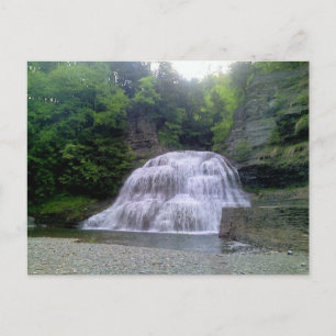 Enfield Glen fallen i Ithaca, NY Postkort Vykort