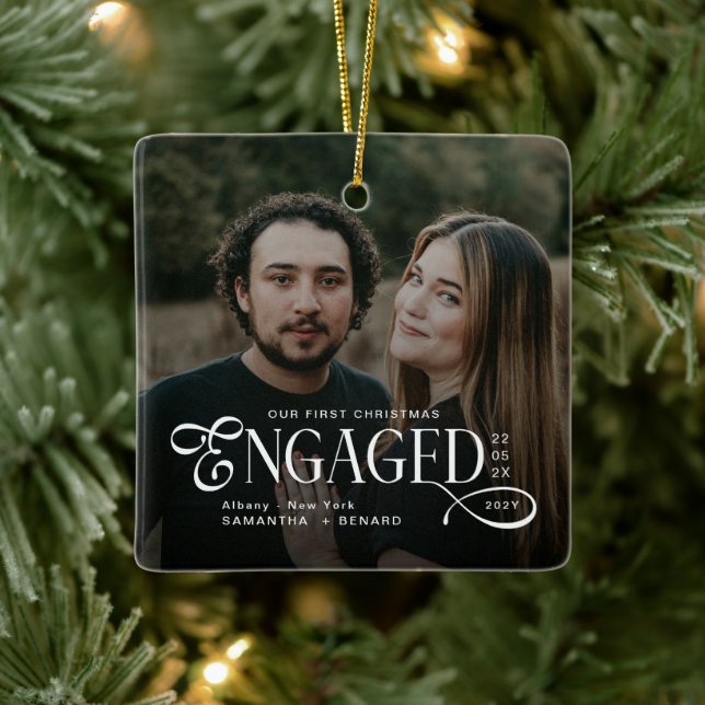 Engaged Couples 2 Photos Stylish First Christmas Julgransprydnad Keramik (Träd)