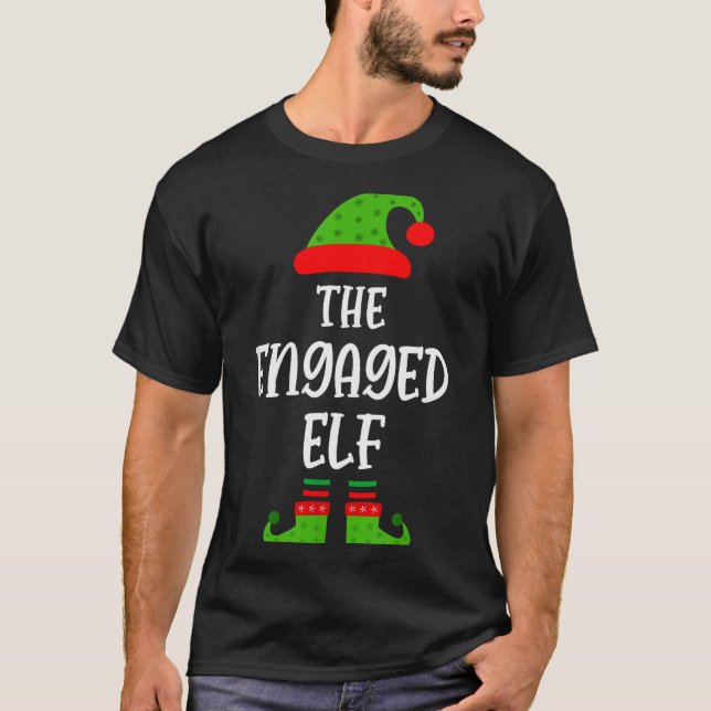 Engaged Elf Family Matching Christmas Engagement  T Shirt (Framsida)