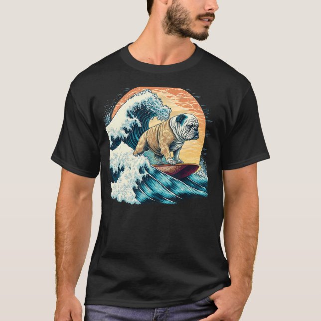 Engelsk bulldog Surfing på Kanags Underbara våg T Shirt (Framsida)