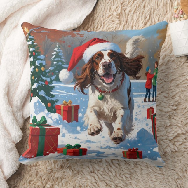 Engelsk Setter springer i snö med julhatt Kudde (Filt)