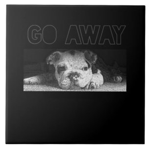 Engelska bulldog Puppy Social Avstånd Go Away Kakelplatta