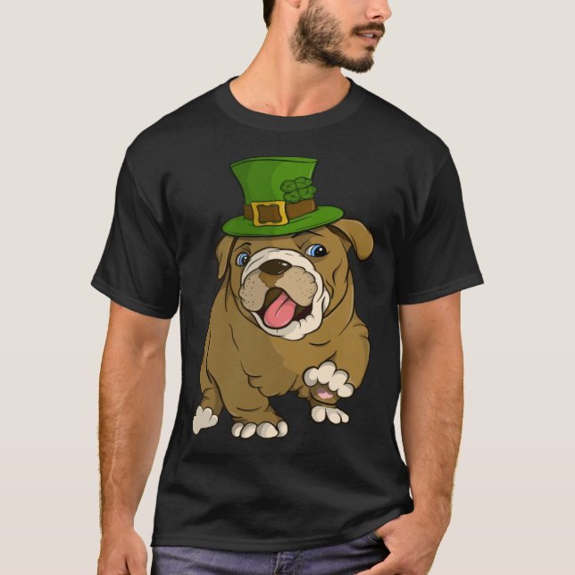 Engelska bulldog-valpen med Grönt Hat St Patrick s T Shirt (Framsida)