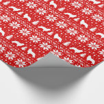 Engelska Leksak spanske Hund Silhouettes jul Röd Presentpapper<br><div class="desc">Röd och vit juldryck i sticka med stil mönster med spanska silhuetter i Leksak. Upptäck någons helgdag med en speciellare gåva som är inslagen i den här söta hundarna och som är papprare. Ta en titt på Jenns Doodle World om du vill ha ännu fler hundar Julafton-presenter och roligtens djurälskare....</div>