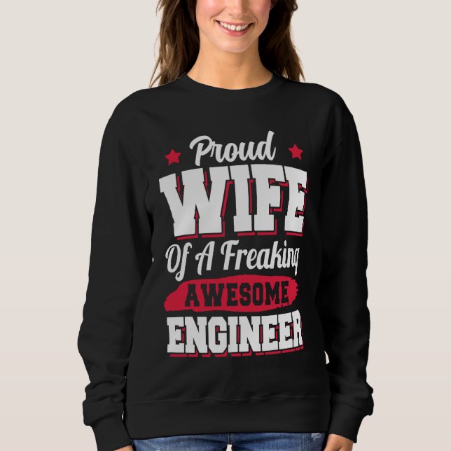 Engineering Degreed Engineer Wife T Shirt (Framsida)
