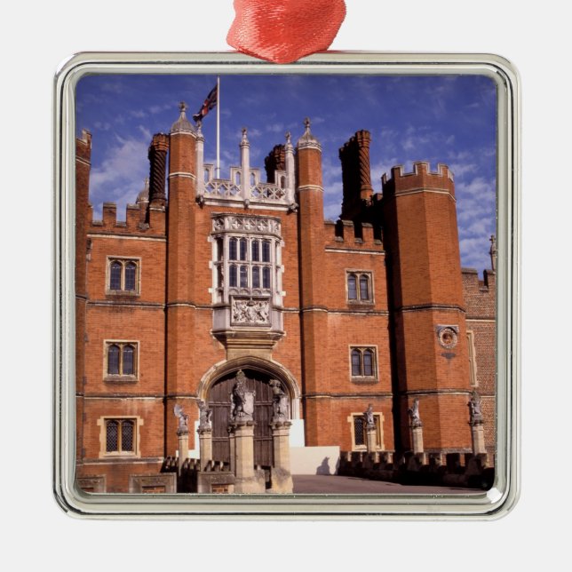 England, Surrey, Hampton Court Palace. 3 Julgransprydnad Metall (Framsidan)