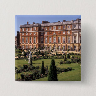 England, Surrey, Hampton Court Palace. Knapp