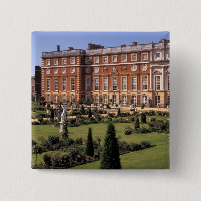 England, Surrey, Hampton Court Palace. Knapp (Framsida)