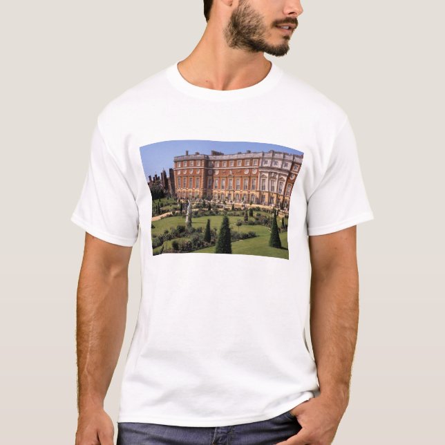 England, Surrey, Hampton Court Palace. Tee (Framsida)