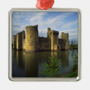 England, Sussex, Bodiam Castle Julgransprydnad Metall