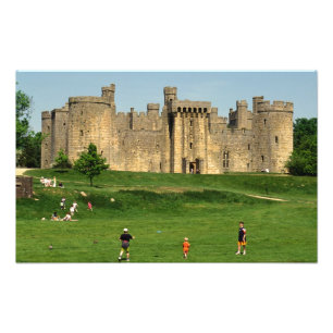 England, Sussex, Bodiam slott. 2 Fototryck