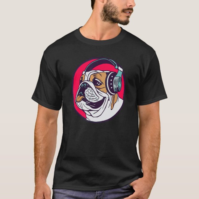 English Bulldog Dog With Headphones  Music Fan Ret T Shirt (Framsida)